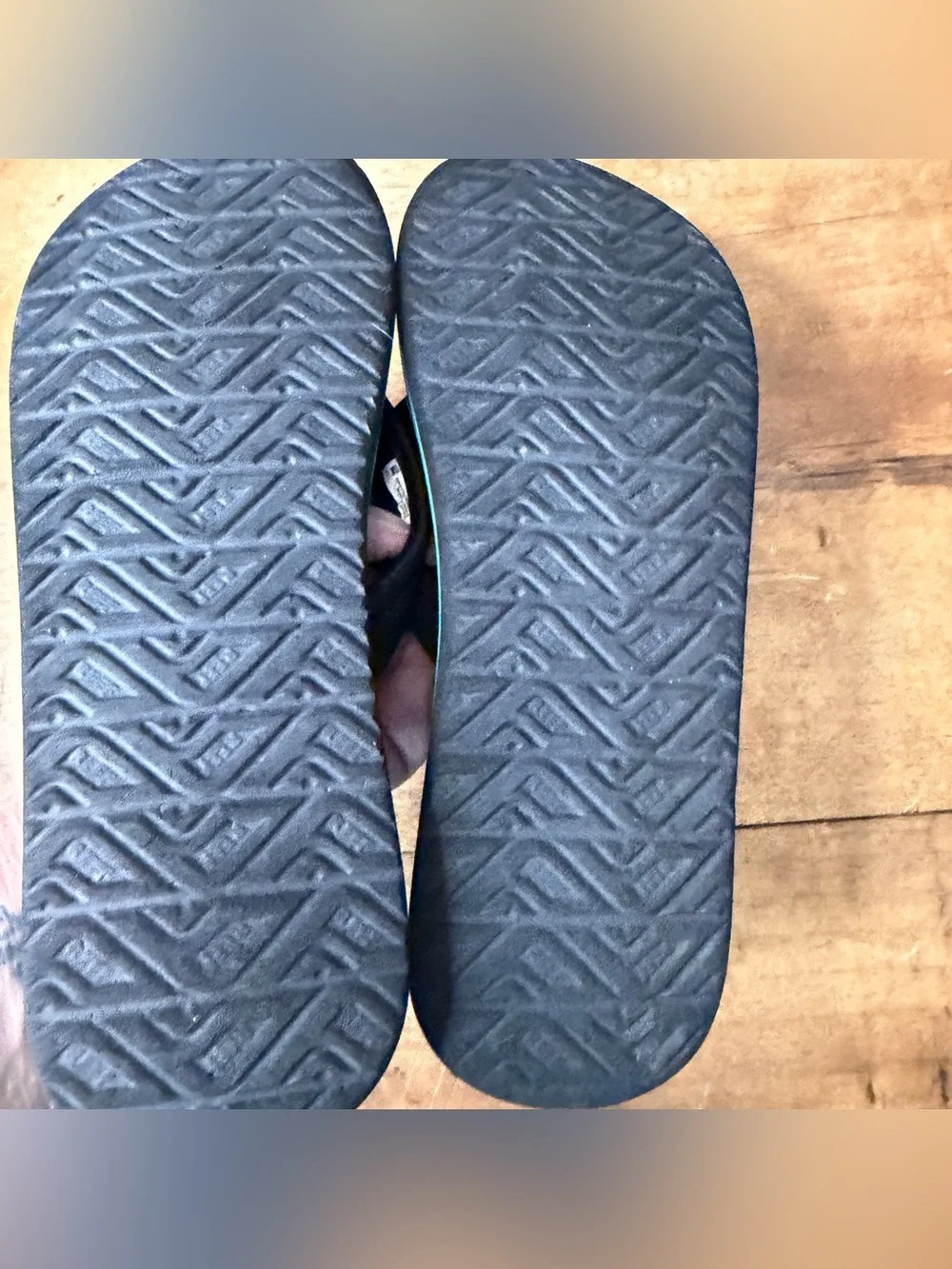 REEF Kids Little Ahi Flip Flops in the 